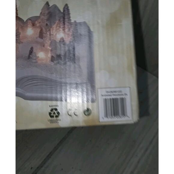 2018 Mr. Christmas Animated Musical Storybook Village Lights Music Holiday - Picture 10 of 11